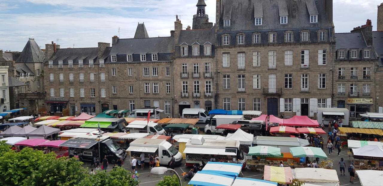 Les Appartements Du Marche Dinan Eksteriør billede