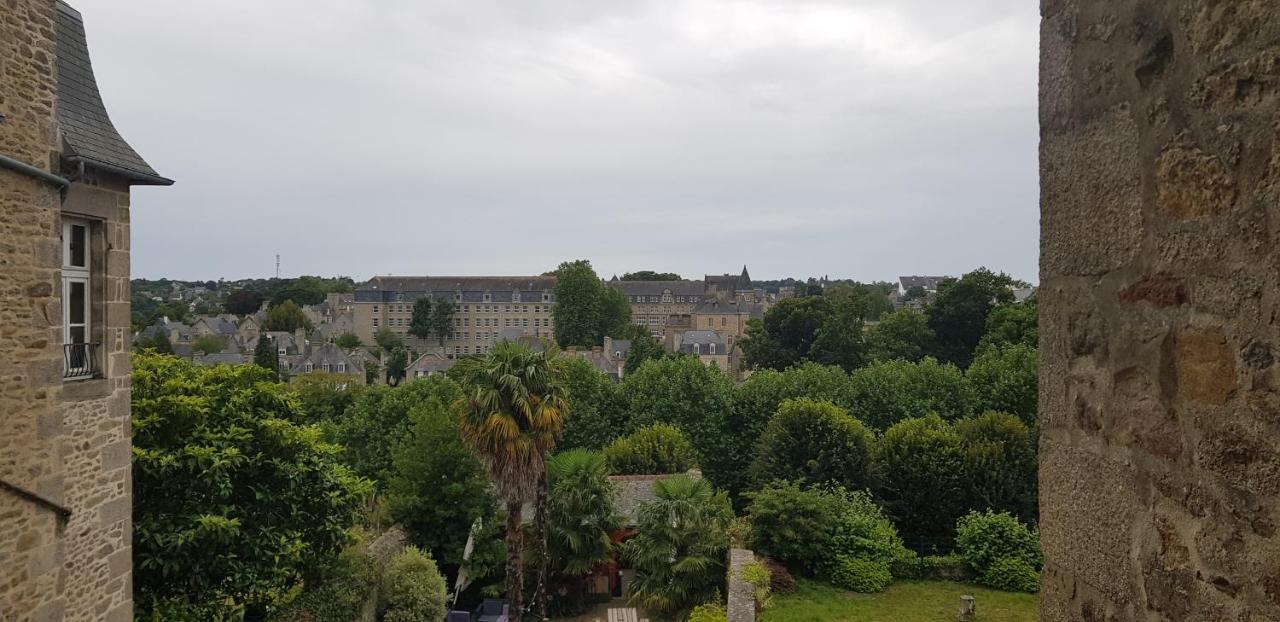 Les Appartements Du Marche Dinan Eksteriør billede