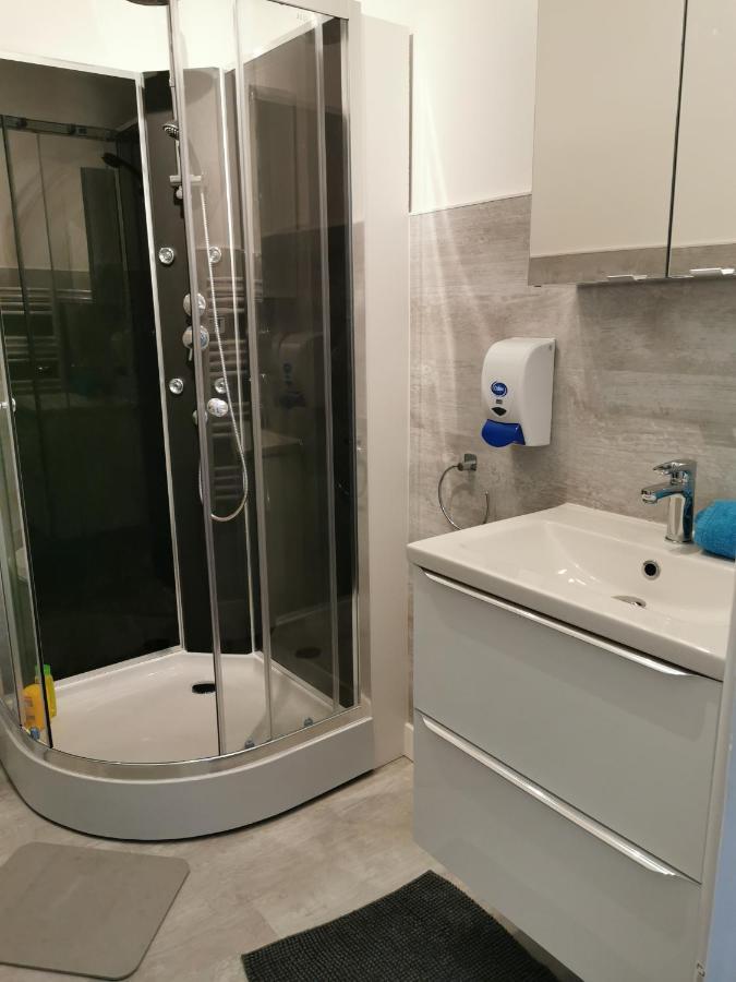 Les Appartements Du Marche Dinan Eksteriør billede