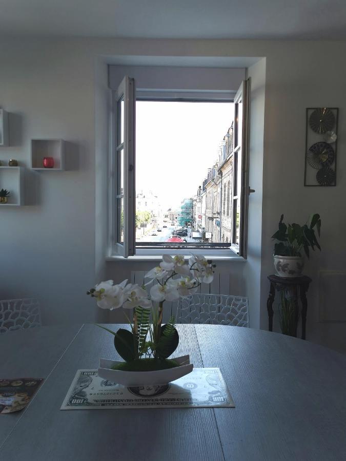 Les Appartements Du Marche Dinan Eksteriør billede