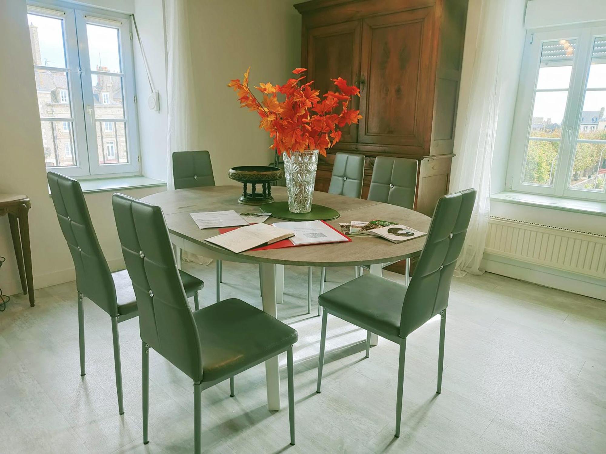 Les Appartements Du Marche Dinan Eksteriør billede