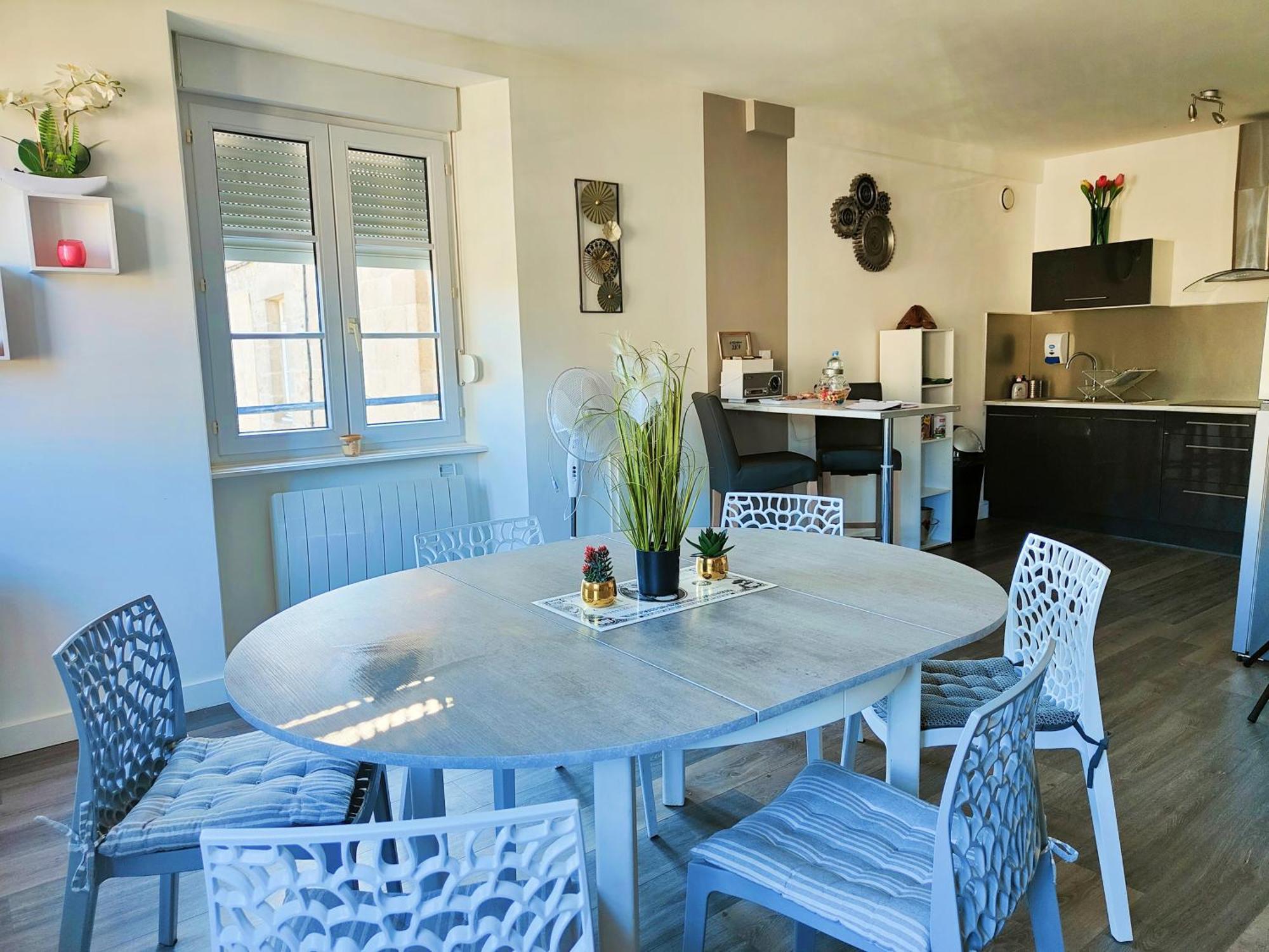 Les Appartements Du Marche Dinan Værelse billede